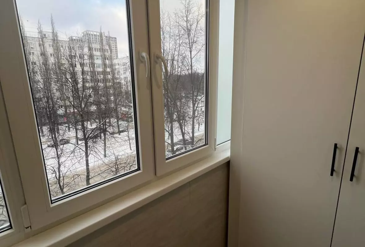 Маленькая, но функциональная лоджия