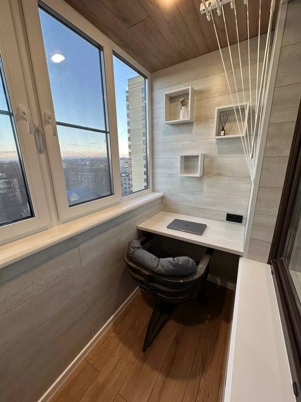 balcony