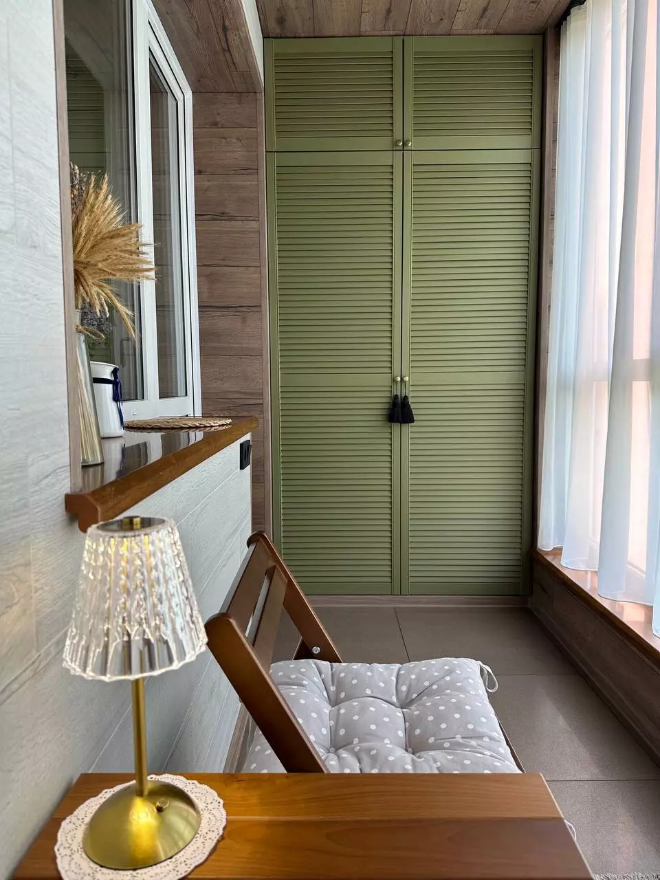 balcony